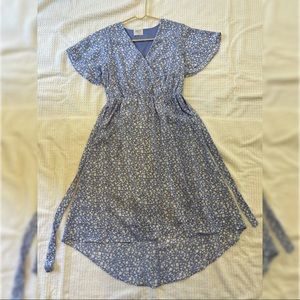 Beautiful Mid length dress with flower details